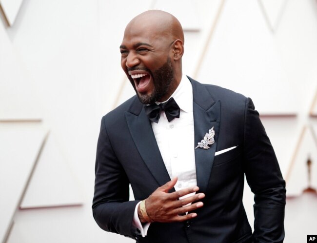 Pembawa acara Karamo Brown saat menghadiri Academy Awards ke-94 di Dolby Theatre, Los Angeles (AP Photo/Jae C. Hong)