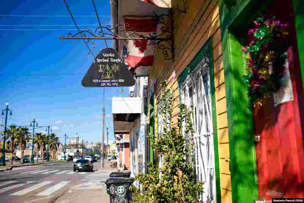 Le temple vaudou, dans le French Quarter, à la Nouvelle Orléans, le 25 mars 2022. (VOA/Nastasia Peteuil)