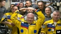 Новый российский экипаж прибыл на МКС.