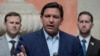 El gobernador de Florida, Ron DeSantis, en Miami el 1 de febrero del 2022. (AP Foto/Rebecca Blackwell)