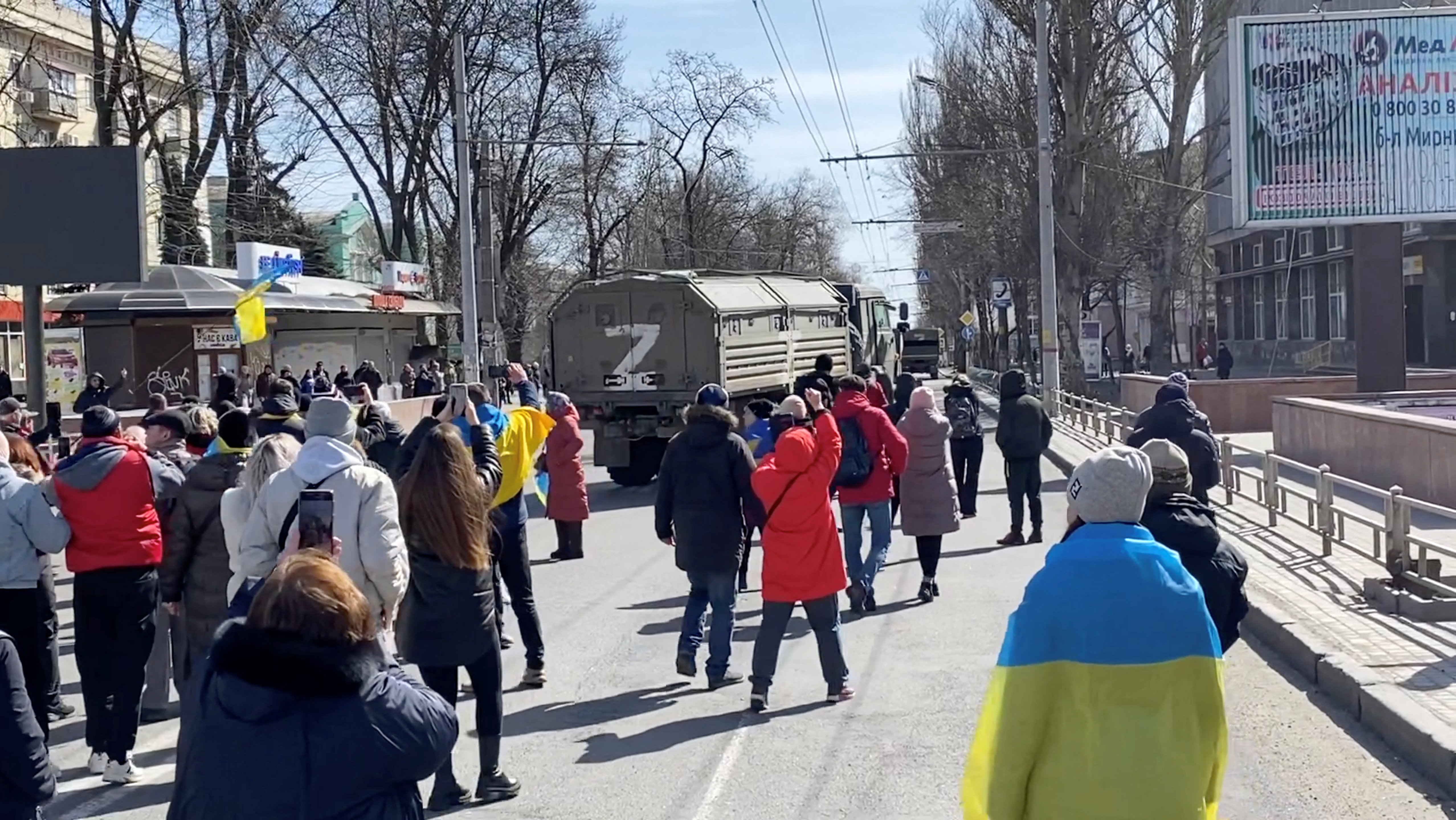 Видео украины 20.02 24. Пророссийские митинги в Херсоне. Пророссийский митинг в Херсоне. Оккупация Херсона.