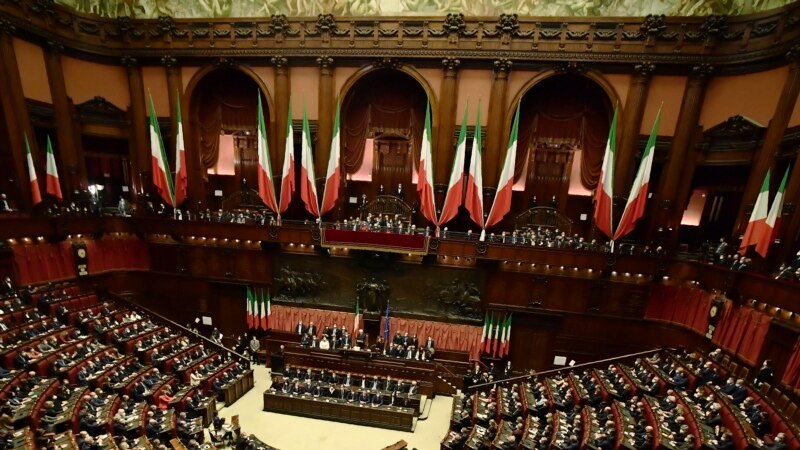 Italie: le président Sergio Mattarella a dissous le Parlement