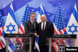 کنفرانس خبری مشترک آنتونی بلینکن، وزیر خارجه ایالات متحده، و نفتالی بنت، نخست‌وزیر اسرائیل در اورشلیم. ٢٧ مارس ٢٠٢٢