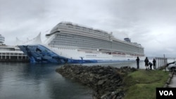 FILE - The Norwegian Bliss docked in Vancouver, British Columbia, on Sept. 30, 2018. Before the pandemic, Vancouver tourism officials estimated that each ship’s visit to the city generates at least $2.2 million in economic benefits. (Craig McCulloch/VOA)