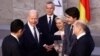 바이든 대통령, 일본 총리 만나 북한 장거리 탄도미사일 발사 강력 규탄  