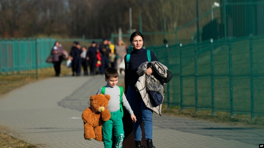 Ukrajinske izbeglice u Poljskoj (Foto: AP/Sergei Grits)
