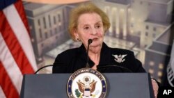 Tsohuwar Sakatariyar harkokin wajen Amurka Madeleine Albright, ranar 10 ga watan Janairu, 2017. 