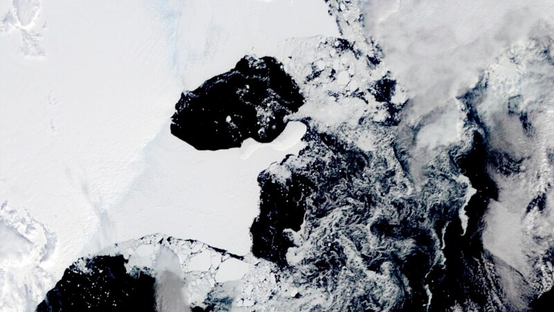 Ice Shelf Collapses in Previously Stable East Antarctica