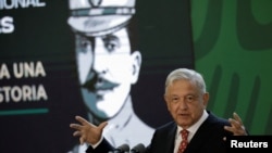 El presidente de México, Andrés M. López Obrador, se dirige a una audiencia en la inauguración del Aeropuerto Felipe Ángeles en Zumpango, Ciudad de México, el 21 de marzo de 2022.