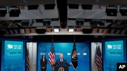 El presidente de Estados Unidos, Joe Biden, junto a la vicepresidenta Kamala Harris, habla sobre el programa de vacunación contra COVID-19 en la Casa Blanca en Washington, D.C., el miércoles 2 de junio de 2021.