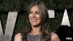 Kathryn Bigelow recibió los premios Oscar por "mejor película" y "mejor director" por su película "The Hurt Locker".