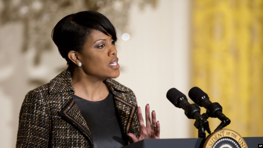 La Conferencia de Alcaldes de EE.UU., liderada por la alcaldesa de Baltimore, Stephanie Rawlings-Blake, es una organización no partidista que agrupa a los alcaldes de las ciudades de 30.000 o más habitantes, que son casi 1.400 en todo el país.