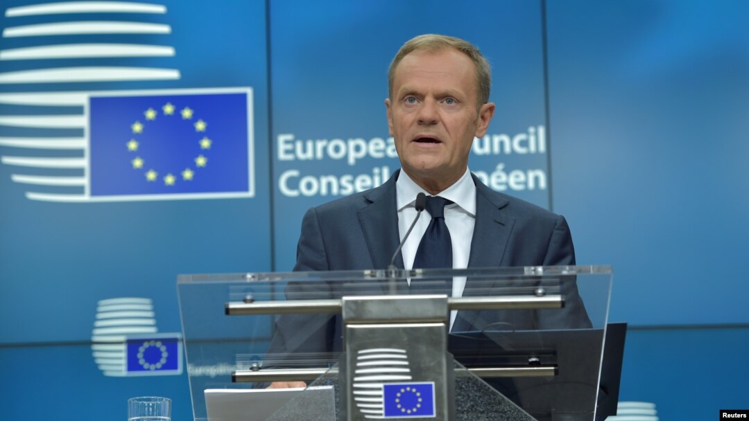 Ketua Dewan Uni Eropa Donald Tusk berbicara di Brussels, Belgia, Jumat (23/6). 