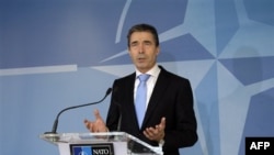 Tổng thư ký NATO Anders Fogh Rasmussen nói chuyện tại một phiên họp ở Brussels hôm 2/2/12