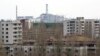 ARHIVA: Nuklearna elektrana Černobilj viđena iz napuštenog grada Pripjata u Ukrajini. 