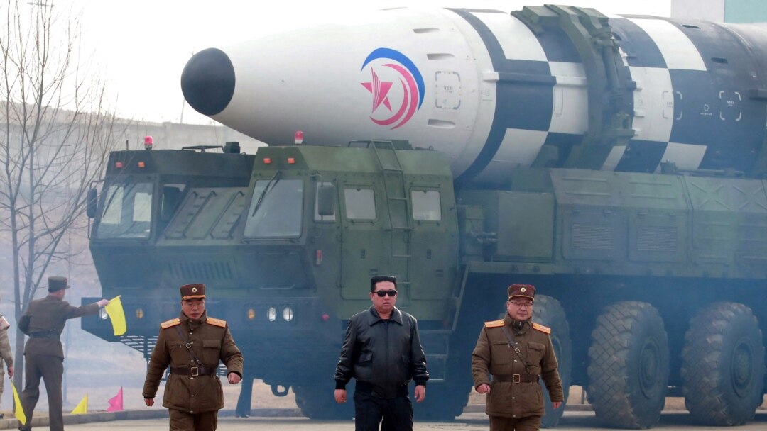 朝鲜试射新型“怪物”洲际弹道导弹官媒称金正恩亲临指导
