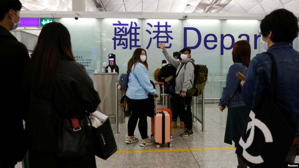 香港国际机场离境出口（2021年2月17日）(photo:VOA)
