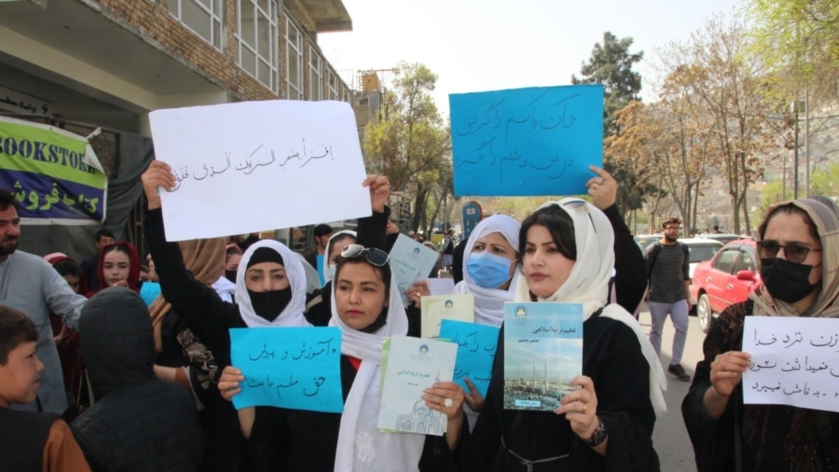 تظاهرات زنان در کابل؛ 'ادامۀ محرومیت دختران به آموزش نقض سریع حقوق بشر است'