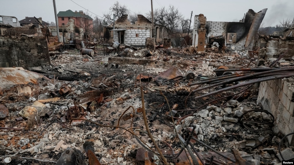 基辅附近前线被摧毁的民宅。(2020年3月30日)(photo:VOA)