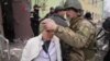 Rawat Pasien Sambil Genggam Pistol, Kisah Nakes Ukraina di Tengah Konflik