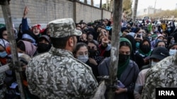 جلوگیری از ورود زنان به ورزشگاه مشهد در بازی ایران و لبنان، فروردین ۱۴۰۱