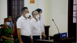 Việt Nam xét xử cựu nhà báo, công an ‘nói xấu lãnh đạo’ - Điểm tin VOA