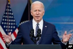 Presiden Joe Biden mengumumkan rencana untuk memerangi kenaikan harga gas di Gedung Putih, Washington, DC, Kamis, 31 Maret 2022. (AP/Patrick Semansky)