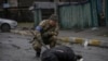 乌克兰总统：俄军撤离时故意埋设地雷