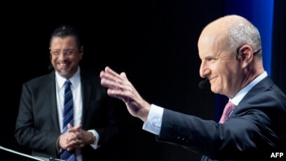 José María Figueres y Rodrigo Chaves en un debate presidencial este fin de semana en Costa Rica. AFP