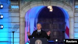 El presidente de EE. UU., Joe Biden, pronuncia un discurso en Polonia el 26 de marzo de 2022, en el último día de una visita a Europa.