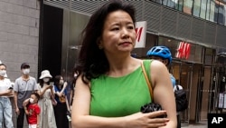 La periodista Cheng Lei durante un evento público en Beijing el 12 de agosto de 2020..