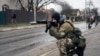 Ushtarët ukrainas në Donjetsk, të gatshëm për t’u përballur me ofensivën e Rusisë