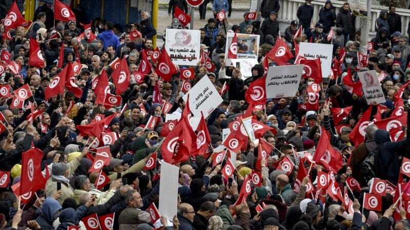 De nombreux Tunisiens disent non au projet d'une nouvelle Constitution