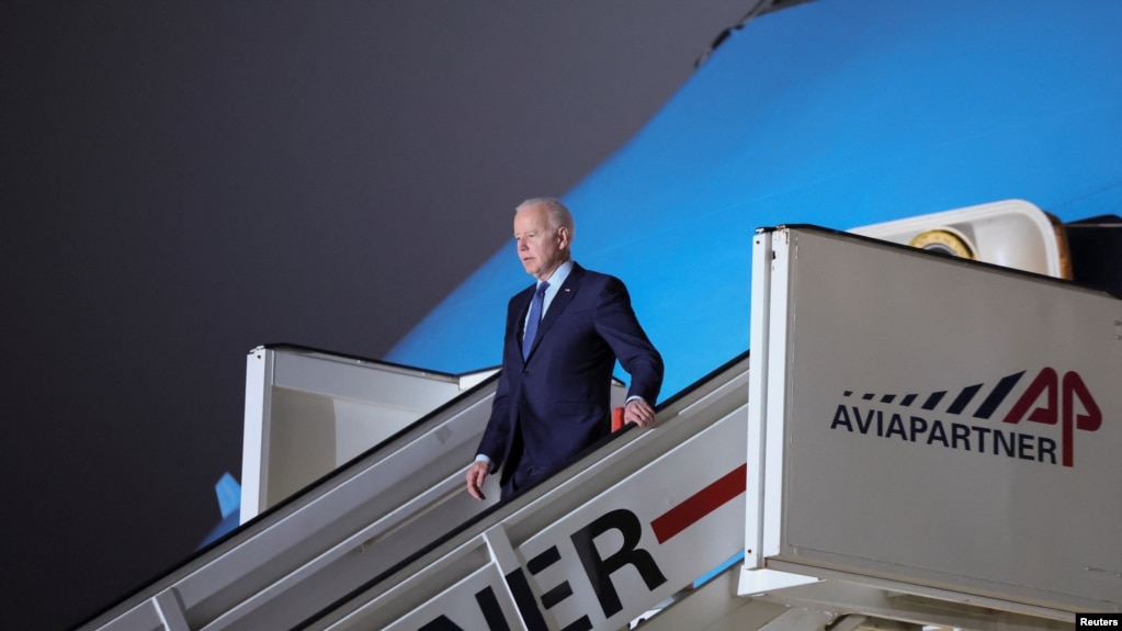 拜登总统抵达布鲁塞尔准备参加北约特别峰会。(2022年3月23日)(photo:VOA)