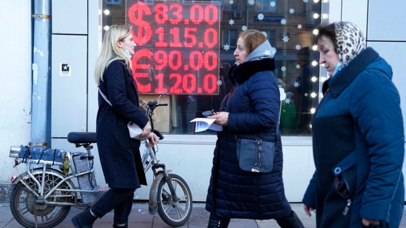 Russia’s Ruble Rebound Raises Questions of Sanctions’ Impact