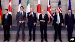 资料照：日本、加拿大、美国、德国、英国和法国领导人在布鲁塞尔参加G7峰会期间合影。（2022年3月24日）