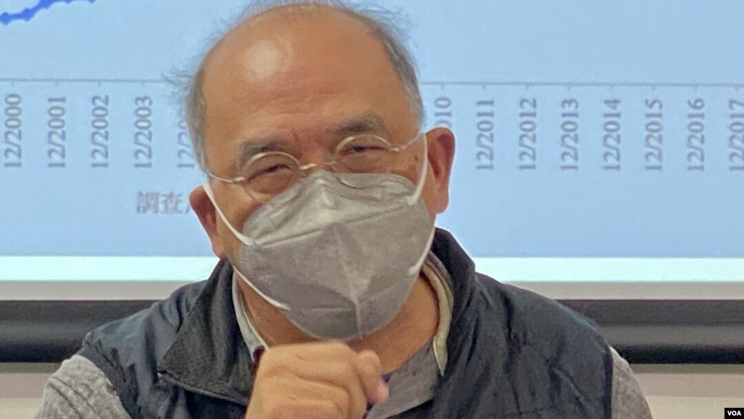 鍾劍華表示香港傳媒走向單一只會走向沒落。(美國之音湯惠芸)