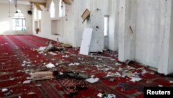 Masjid di Kabul, Afghanistan pasca ledakan bom hari Jumat (24/5).