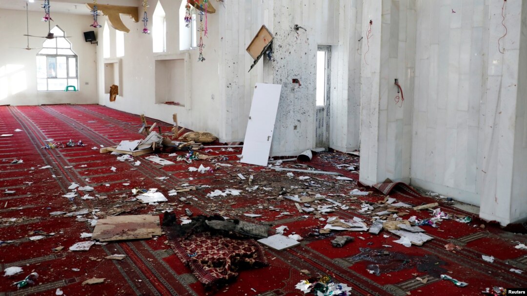 Masjid di Kabul, Afghanistan pasca ledakan bom hari Jumat (24/5).
