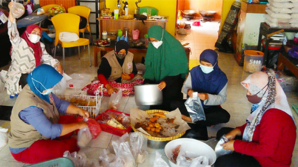 Teman Isoman di Yogya: Makan Gratis dan Tempat Curhat - Vimarsana News