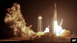 موشک «فالکن هوی» شرکت «اسپیس اکس» در ساعات اول روز سه شنبه ۲۵ ژوئن ۲۰۱۹ در دماغه کاناورال، فلوریدا به فضا پرتاب شد