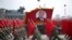 Binh sĩ Bắc Triều Tiên diễn hành nhân kỷ niệm sinh nhật thứ 105 của Kim Il Sung, người sáng lập nhà nước Bắc Triều Tiên và là ông nội của Kim Jong Un. (ngày 15/4/2017)