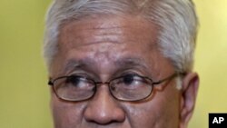 Philippines Foreign Affairs Secretary Albert del Rosario (file)