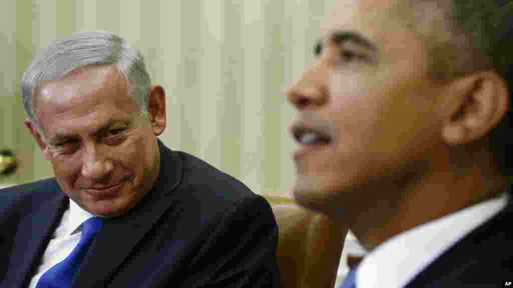 President Barack Obama and Israeli Prime Minister Benjamin Netanyahu discuss developments in Syria and Iran. Sept. 30, 2013.