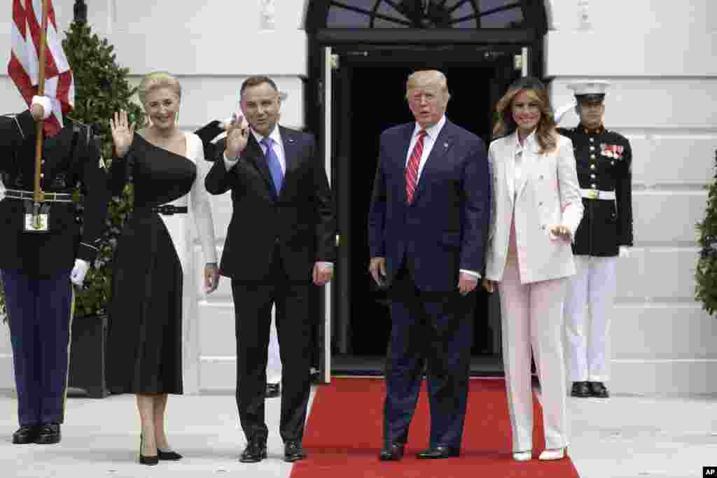 پرزیدنت دونالد ترامپ و بانوی اول آمریکا روز چهارشنبه در کاخ سفید میزبان رئیس جمهوری لهستان و همسر او هستند. لهستان از متحدان آمریکا در شرق اروپا است.&nbsp;