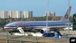 El avión habia partido del aeropuerto londinense de Heatrhow y tenía como destino el Aeropuerto Internacional de Los Ángeles.