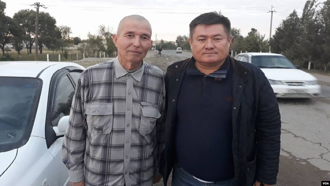 Jurnalist Solijon Abdurahmonov (chapda) huquq faoli Abdurahmon Tashanov bilan