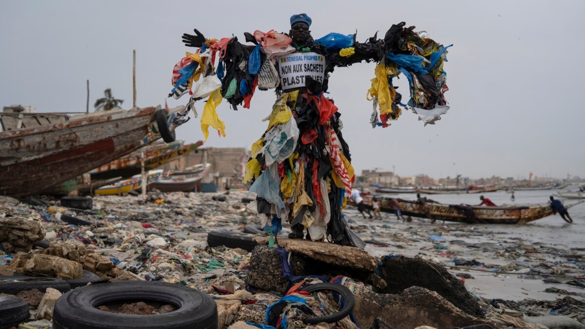 'Plastic Man' in Senegal on Mission Against Trash - Vimarsana News