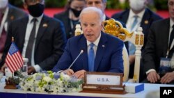 លោក Joe Biden ប្រធានាធិបតីសហរដ្ឋអាមេរិក ថ្លែងក្នុងកិច្ចប្រជុំកំពូលអាស៊ាន អាមេរិក លើកទី ១០ នៅរាជធានីភ្នំពេញ ថ្ងៃទី ១២ ខែវិច្ឆិកា ឆ្នាំ ២០២២។