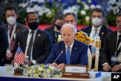 លោក Joe Biden ប្រធានាធិបតីសហរដ្ឋអាមេរិក ថ្លែងក្នុងកិច្ចប្រជុំកំពូលអាស៊ាន អាមេរិក លើកទី ១០ នៅរាជធានីភ្នំពេញ ថ្ងៃទី ១២ ខែវិច្ឆិកា ឆ្នាំ ២០២២។